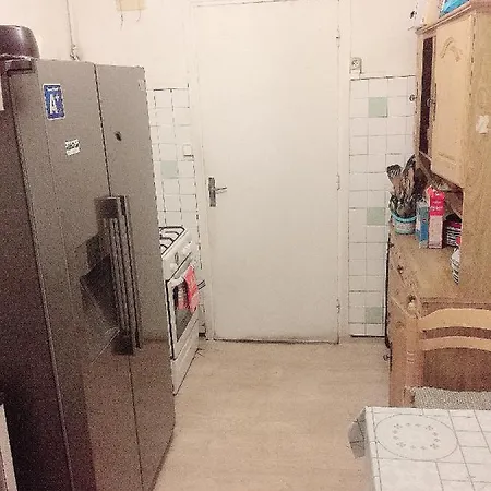 Sinath Une Chez Habitant Appartement